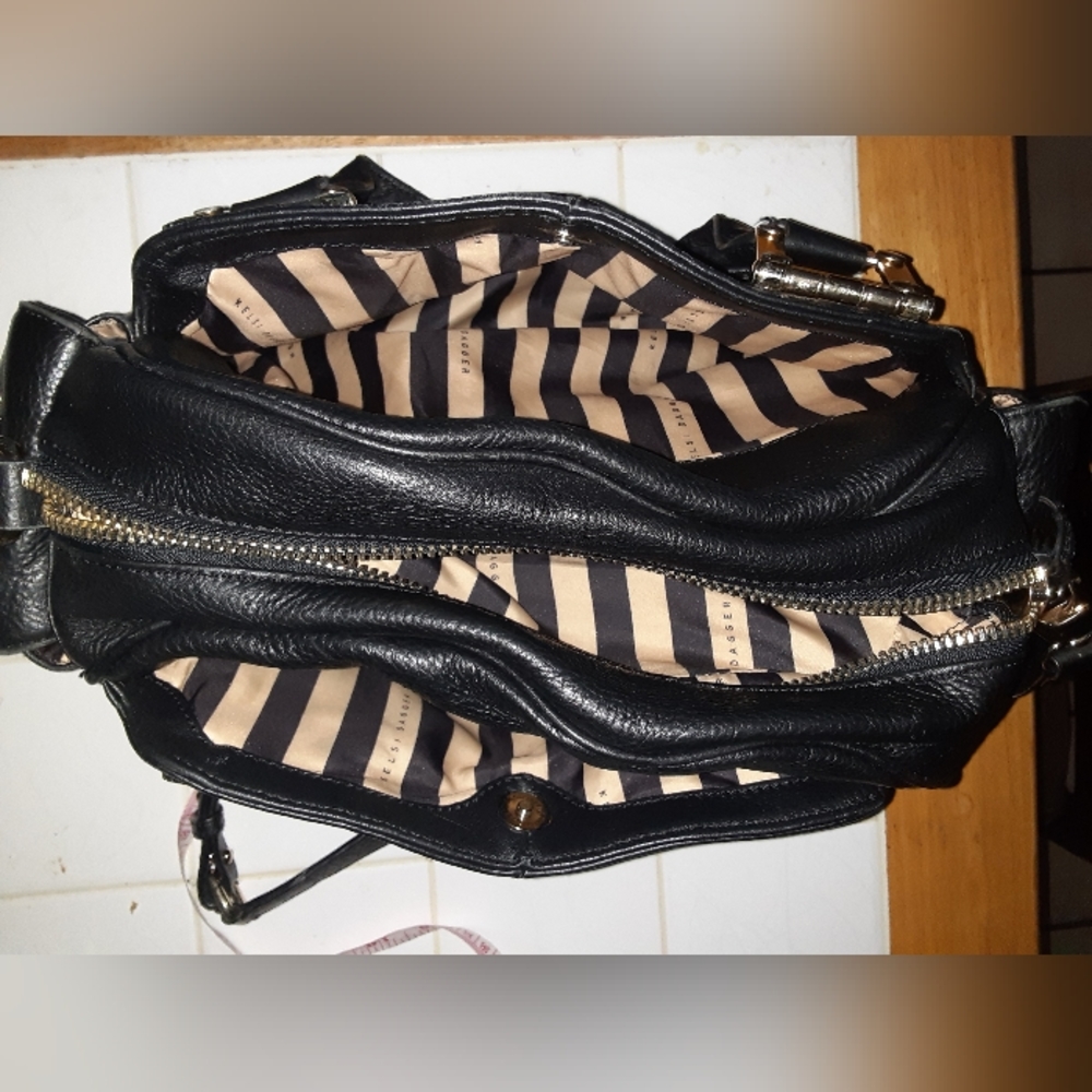 Kelsie Dragger Black Leather  Shoulder bag - Picture 12 of 15